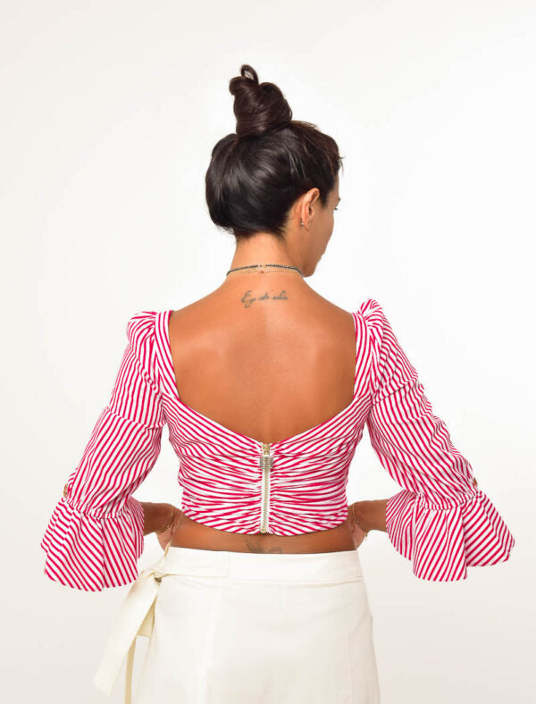 STRIPED CROP TOP AVAILABLE IN TWO COLORS