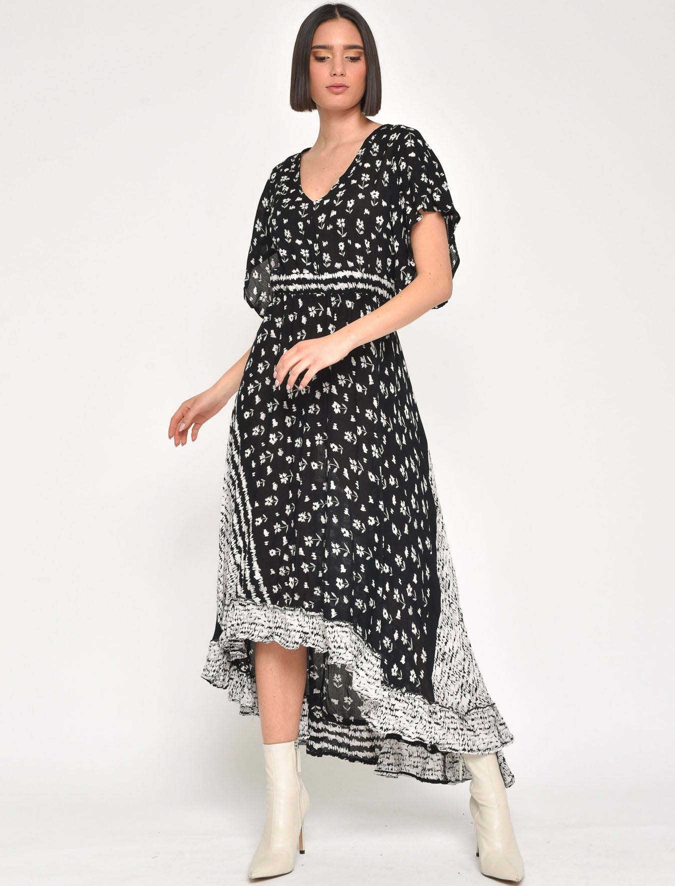 BLACK AND WHITE COMFY DRESS